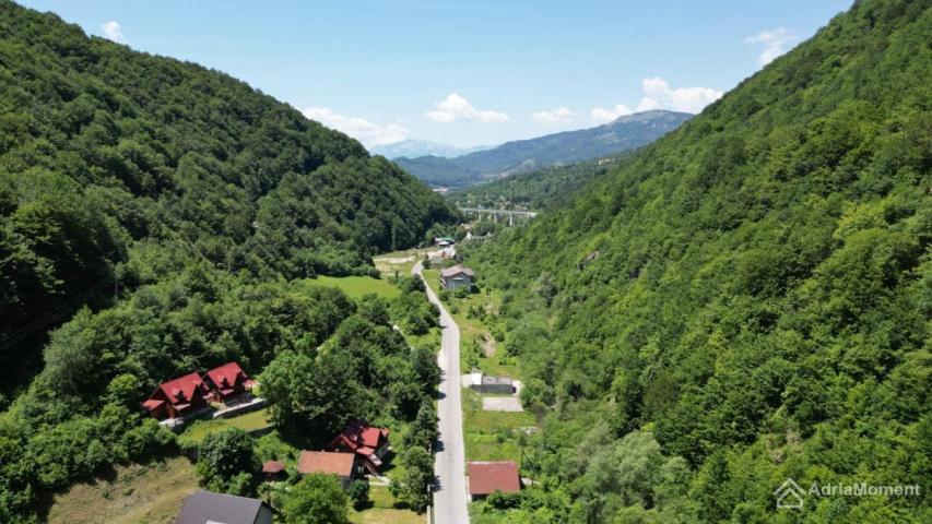 Dvije kuće u stilu chalet u Kolašinu - legalno