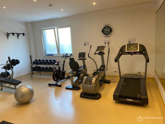 Prostran apartman u Porto Montenegru – Tara Residence