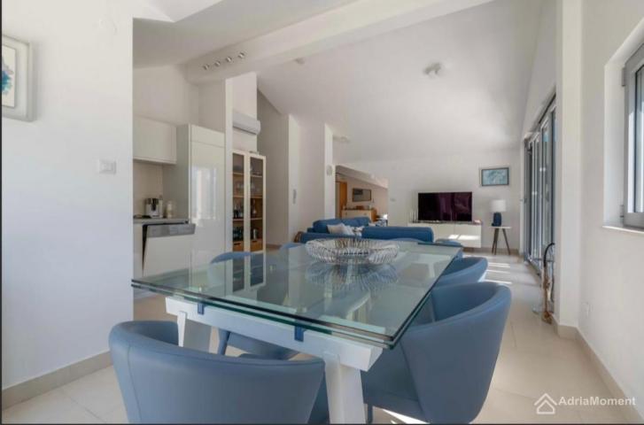 Penthouse u kompleksu Lavender Bay, Morinj