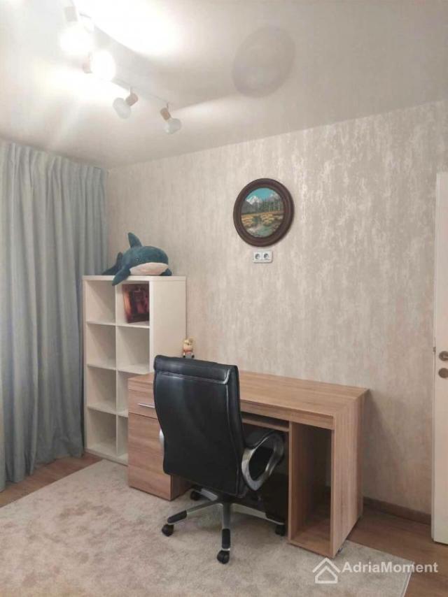Dvosoban stan s velikom terasom u Tivtu