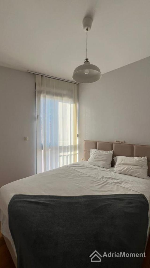 3-soban stan sa garazom -- pored Boka Place Porto Montenegro