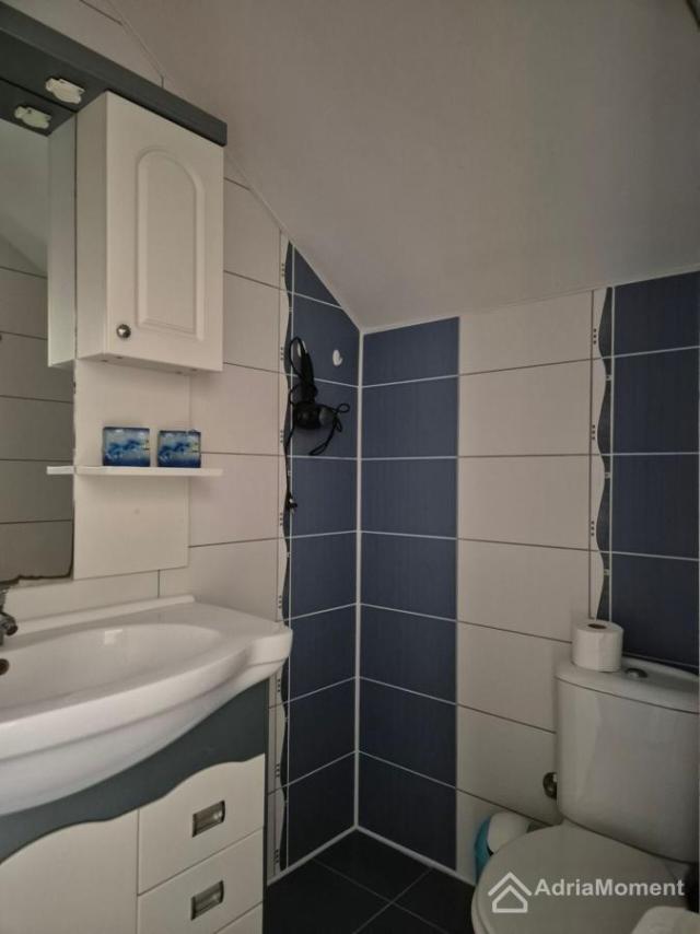 Kuća uz more u Luštici - odmah na plaži