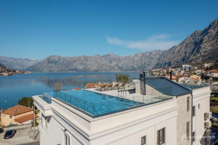 Elitni penthouse u Dobroti – 2 stana na prodaju