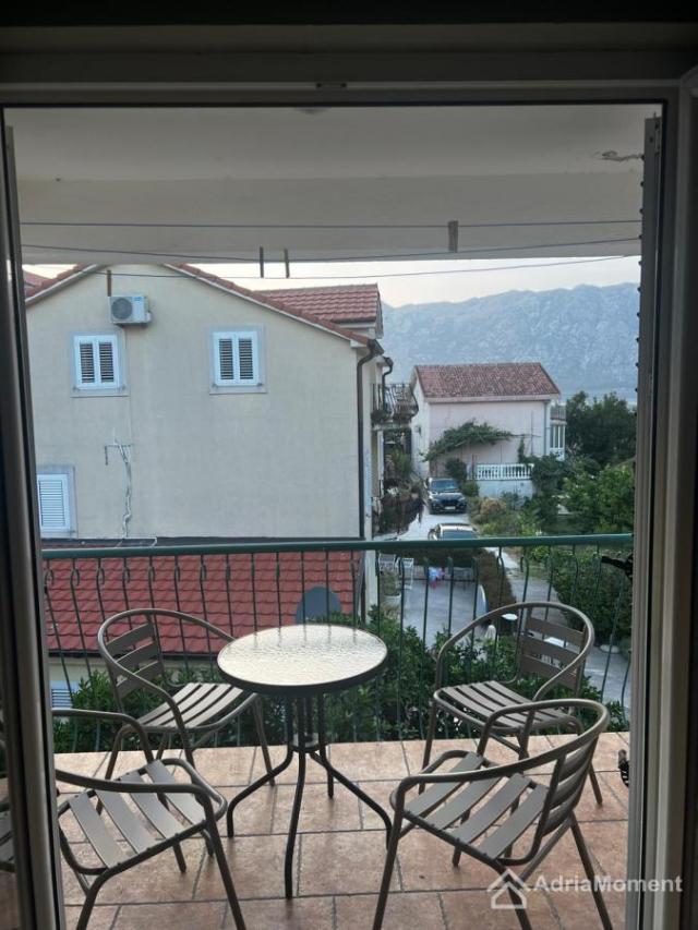 Dva moderna stana u Prčnju za iznajmljivanje
