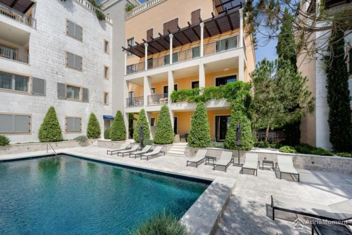 Prostran apartman u Porto Montenegru – Tara Residence