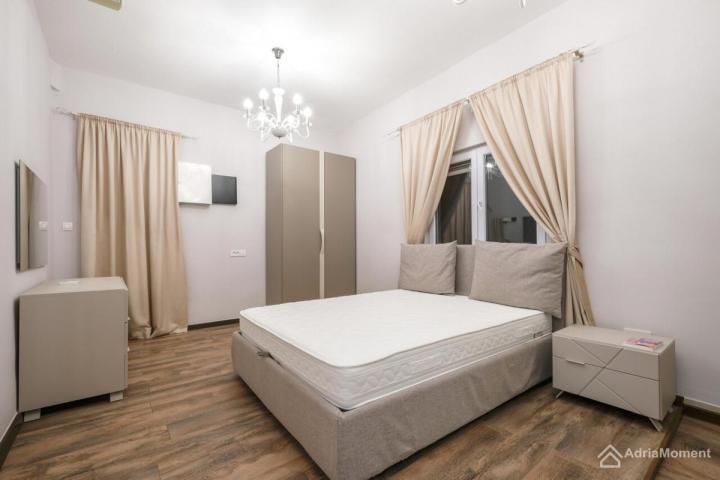 Kuća sa bazenom u mirnom dijelu Tivta