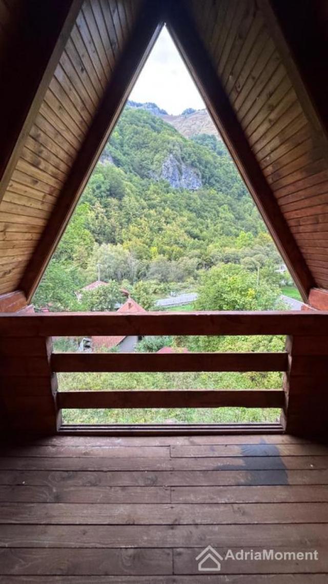 Dvije kuće u stilu chalet u Kolašinu - legalno