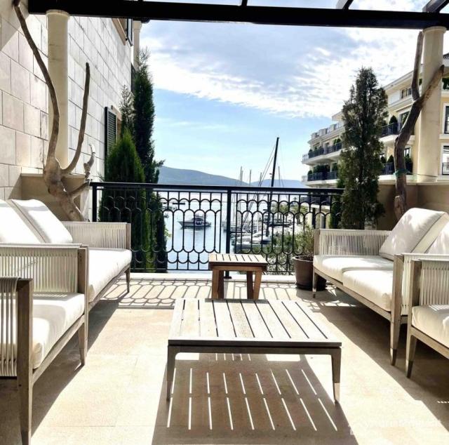 Prostran apartman u Porto Montenegru – Tara Residence