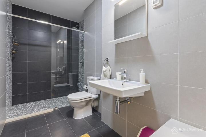 Lavender Bay - trosobni stan 97 m2 + 97 m2 terase