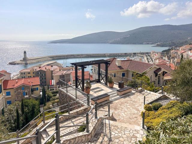 Dvosobni apartman u Marina Village Lustica Bay