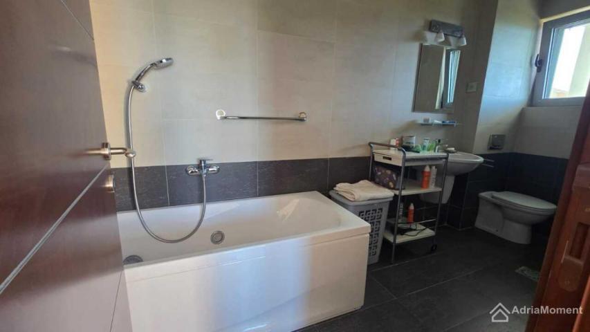 Nekretnina u Petrovcu - Dvosobni apartman u blizini plaže Lučica
