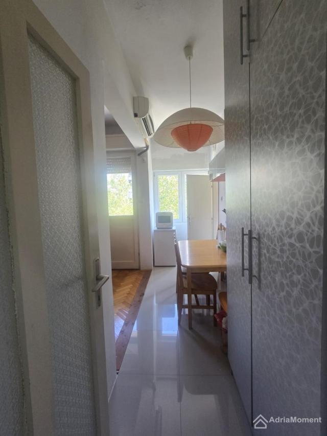 Studio 34 m2 u centru Tivta - terasa, lift