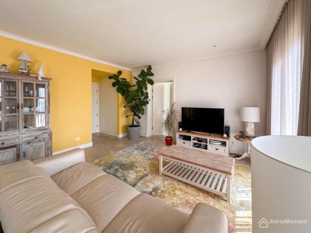 Dvosobni apartman u Marina Village Lustica Bay