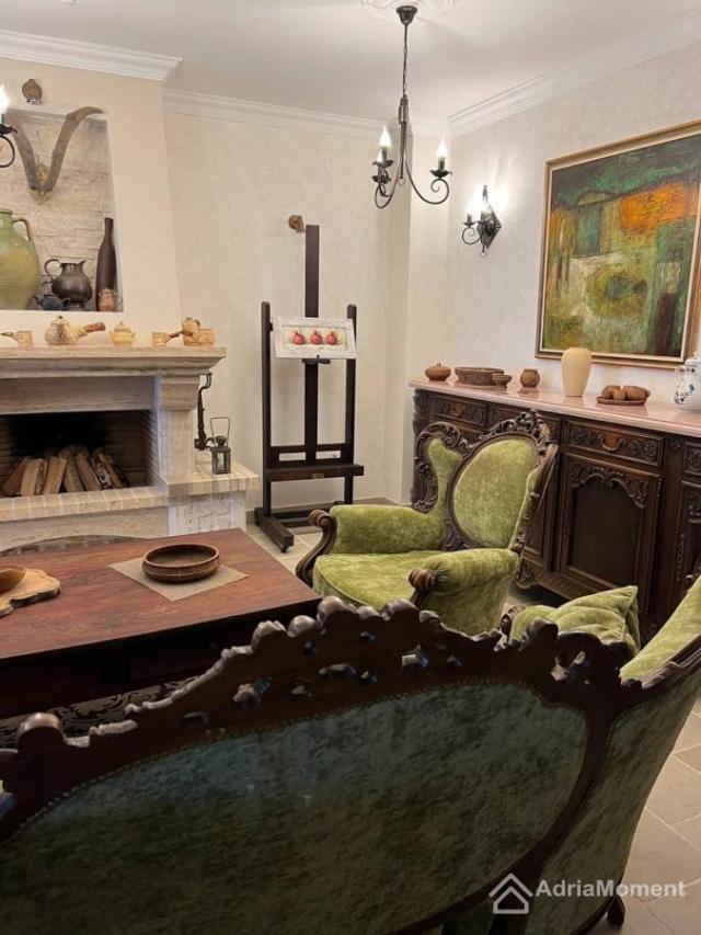 Vila na prvoj liniji mora - Luštica, Krašići