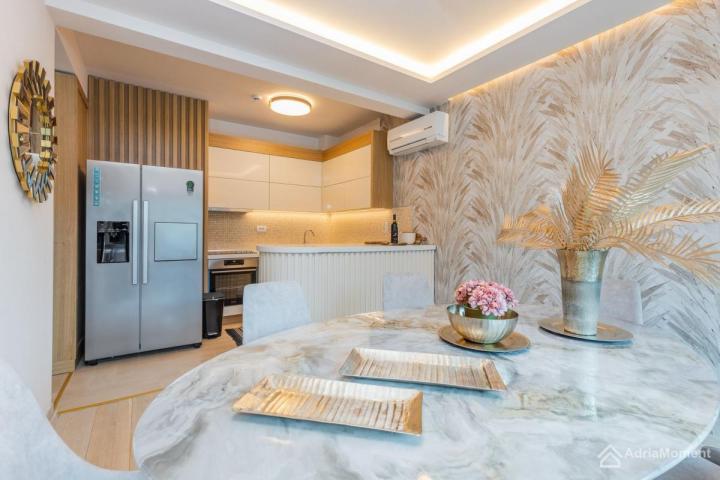 Prodaje se luksuzni penthouse u Pržnu - ispod puta!