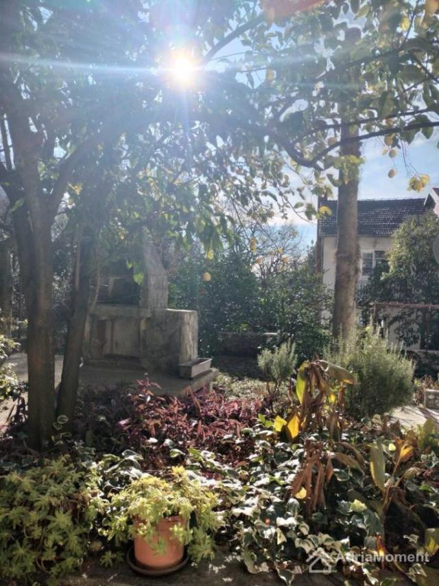 Dvije manje kuće u Orahovcu – povoljno