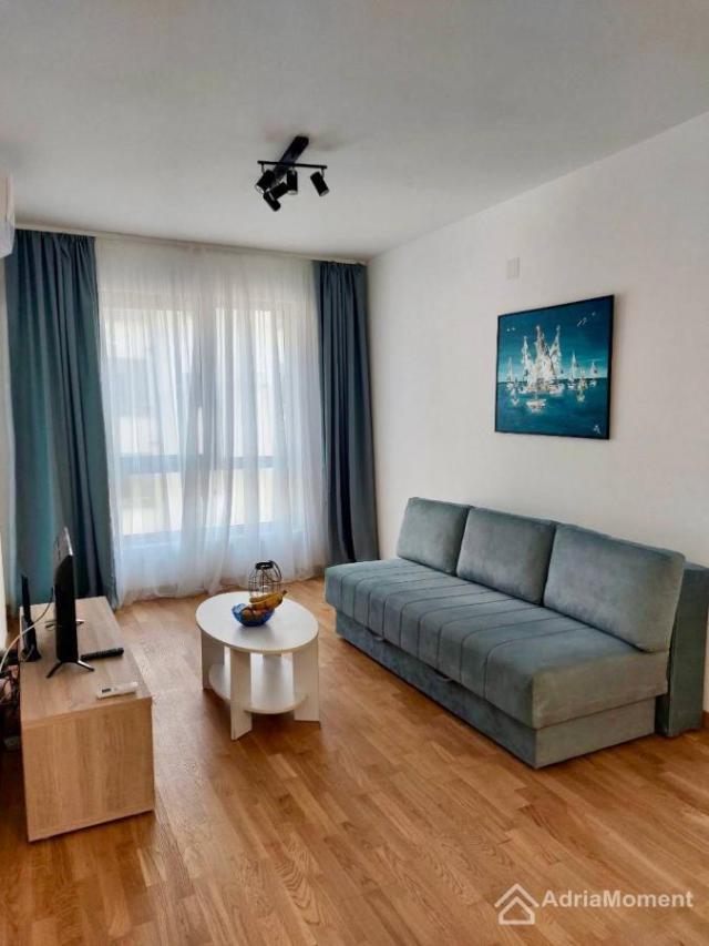 Namješten jednosoban stan u Bečićima - 400 metara od mora