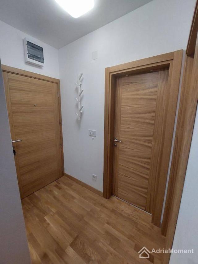 Namješten jednosoban stan u Bečićima - 400 metara od mora