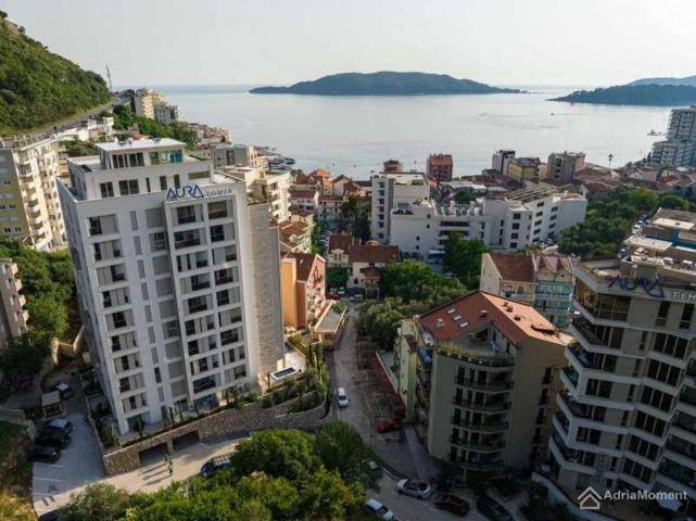 Stan u Rafailovićima - sa terasom od 80 m2 i privatnim bazenom