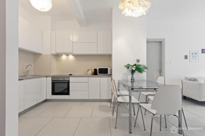 Lavender Bay - trosobni stan 97 m2 + 97 m2 terase