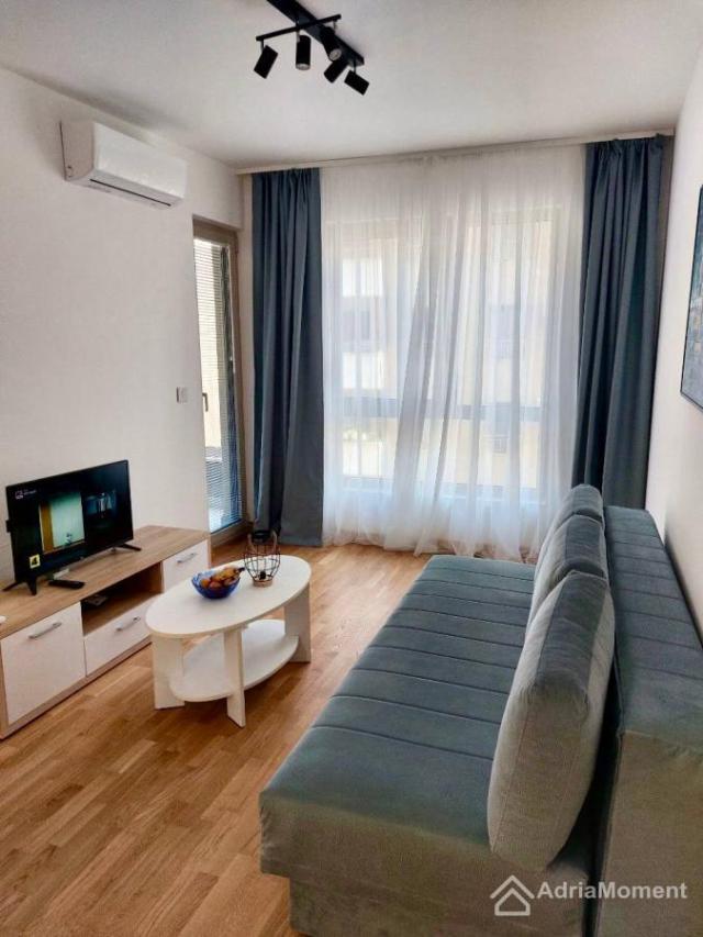 Namješten jednosoban stan u Bečićima - 400 metara od mora