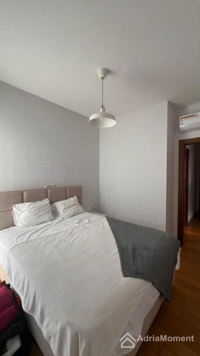 3-soban stan sa garazom -- pored Boka Place Porto Montenegro