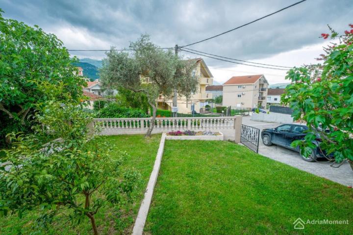 Renovirana porodicna kuća u mirnom dijelu Tivta