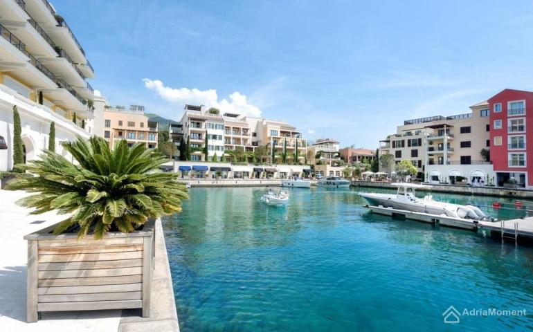 Prostran apartman u Porto Montenegru – Tara Residence