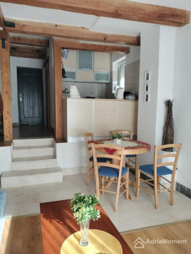 Dvije manje kuće u Orahovcu – povoljno