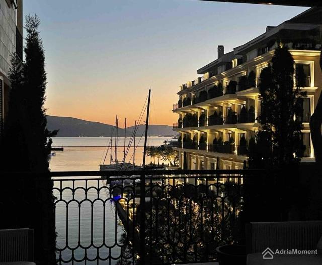 Prostran apartman u Porto Montenegru – Tara Residence