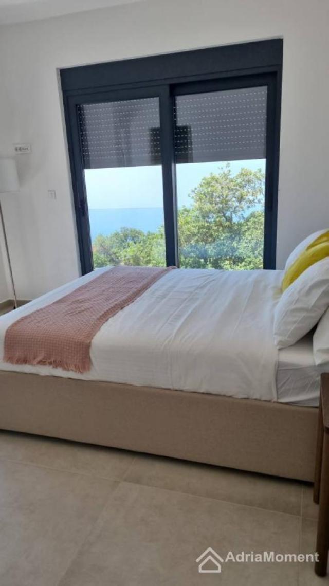 Budva Blizikuće – vila s bazenom i pogledom na more
