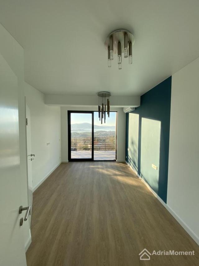 Hitna prodaja townhousa u modernom naselju - Kavac
