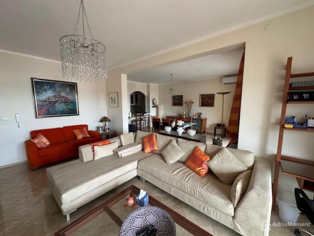 Penthouse 170 m2 u Pržnu