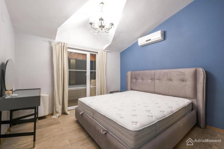 Kuća sa bazenom u mirnom dijelu Tivta