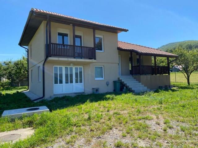 Kuća na 2 sprata u Kolašinu, Polje