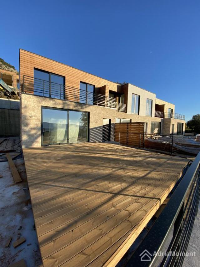 Hitna prodaja townhousa u modernom naselju - Kavac