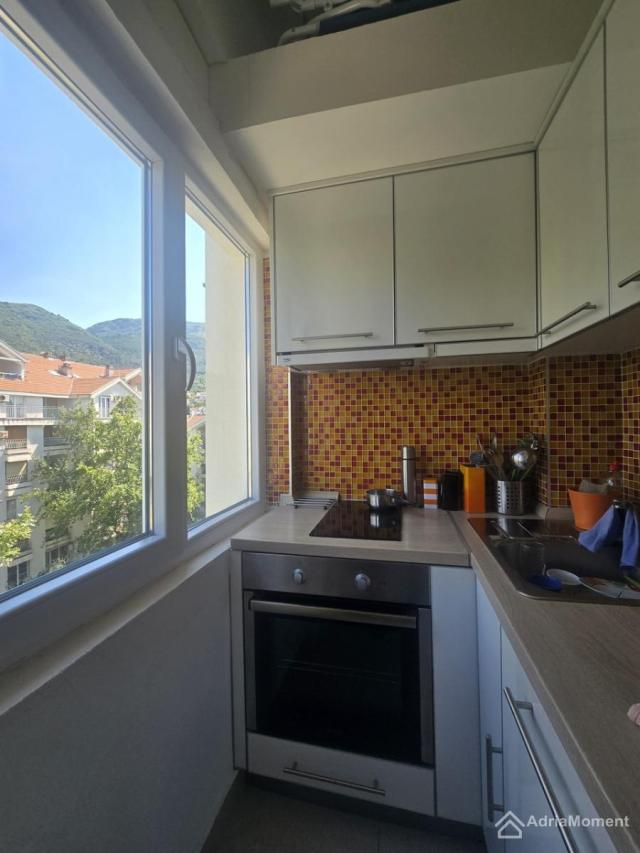 Studio 34 m2 u centru Tivta - terasa, lift