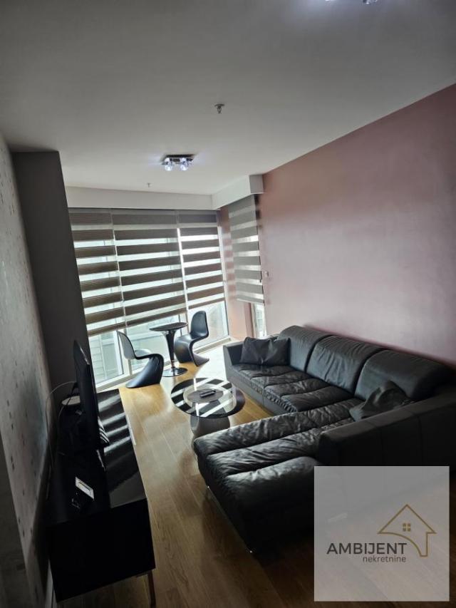 Trosoban stan 77 m², Budva