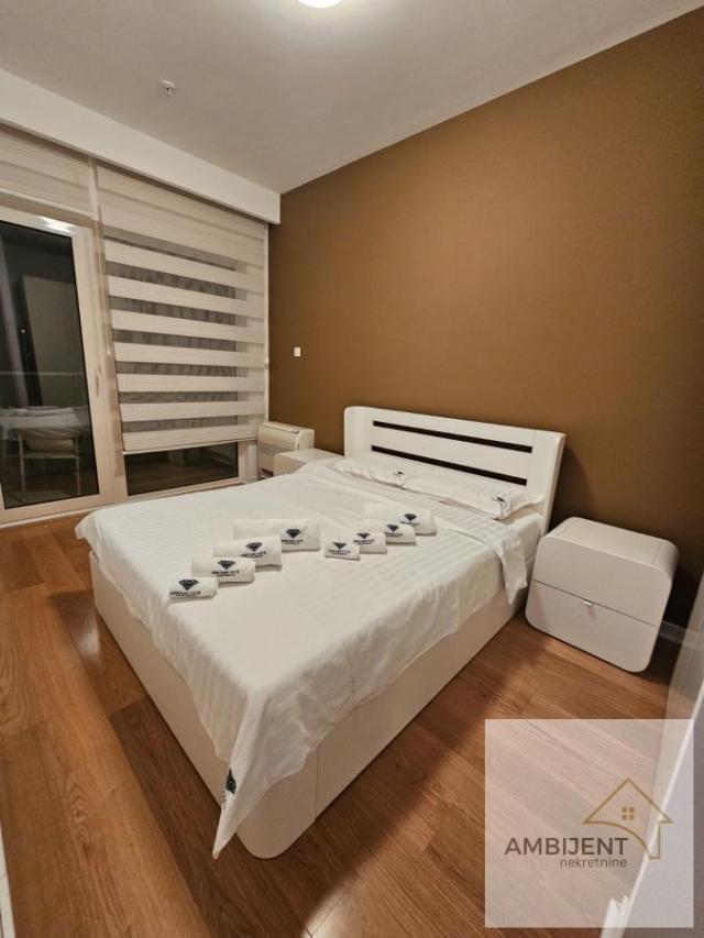 Trosoban stan 77 m², Budva