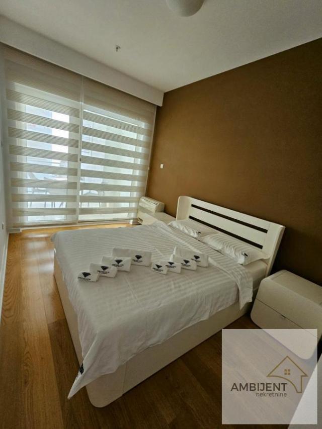Trosoban stan 77 m², Budva