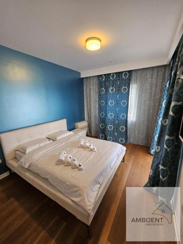 Trosoban stan 104 m², Budva