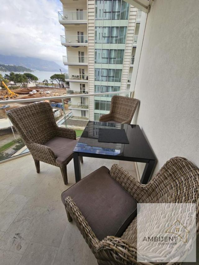 Trosoban stan 104 m², Budva