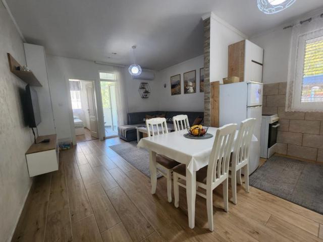 Two-bedroom apartment in a quiet neighborhood – Sveta Vrača, Kotor