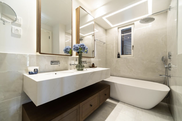 Luxurious two-bedroom apartment 105m2 with sea view - Luštica Bay