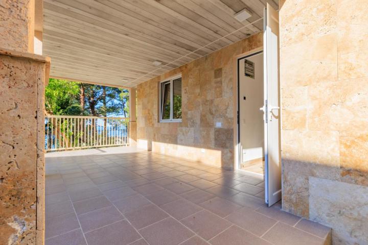Villa with Sea View, Separate Guest House and Garage in Šušanj, Bar