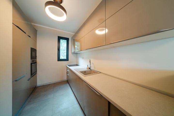 Penthouse Apartment for Sale, 127 m2 + 130 m2 Terrace, Bečići, Sea View, Garage, Rooftop Access