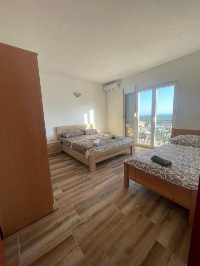 Spacious House with Pool and Large Plot for Sale – Sutomore, Bar
