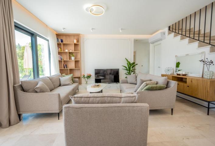 Luxury villa with pool and sea view, Tivat