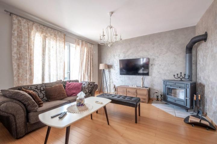 Comfortable 2 bedroom apartment with sea view in Lazi area, Budva