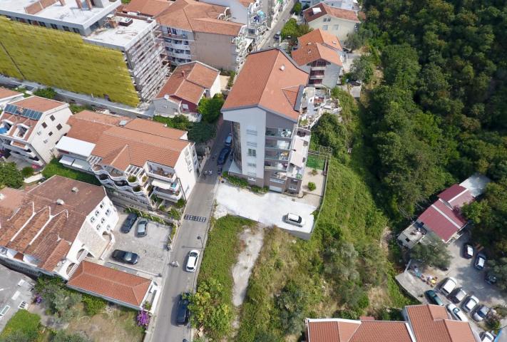 Urbanized Land for Sale, 765 m2, Bečići, Sea View, Residential Building Permit (2,000+ m2)